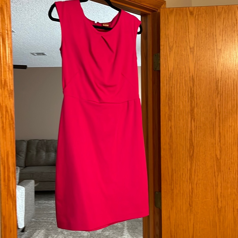 Really comfortable and flattering pink dress
